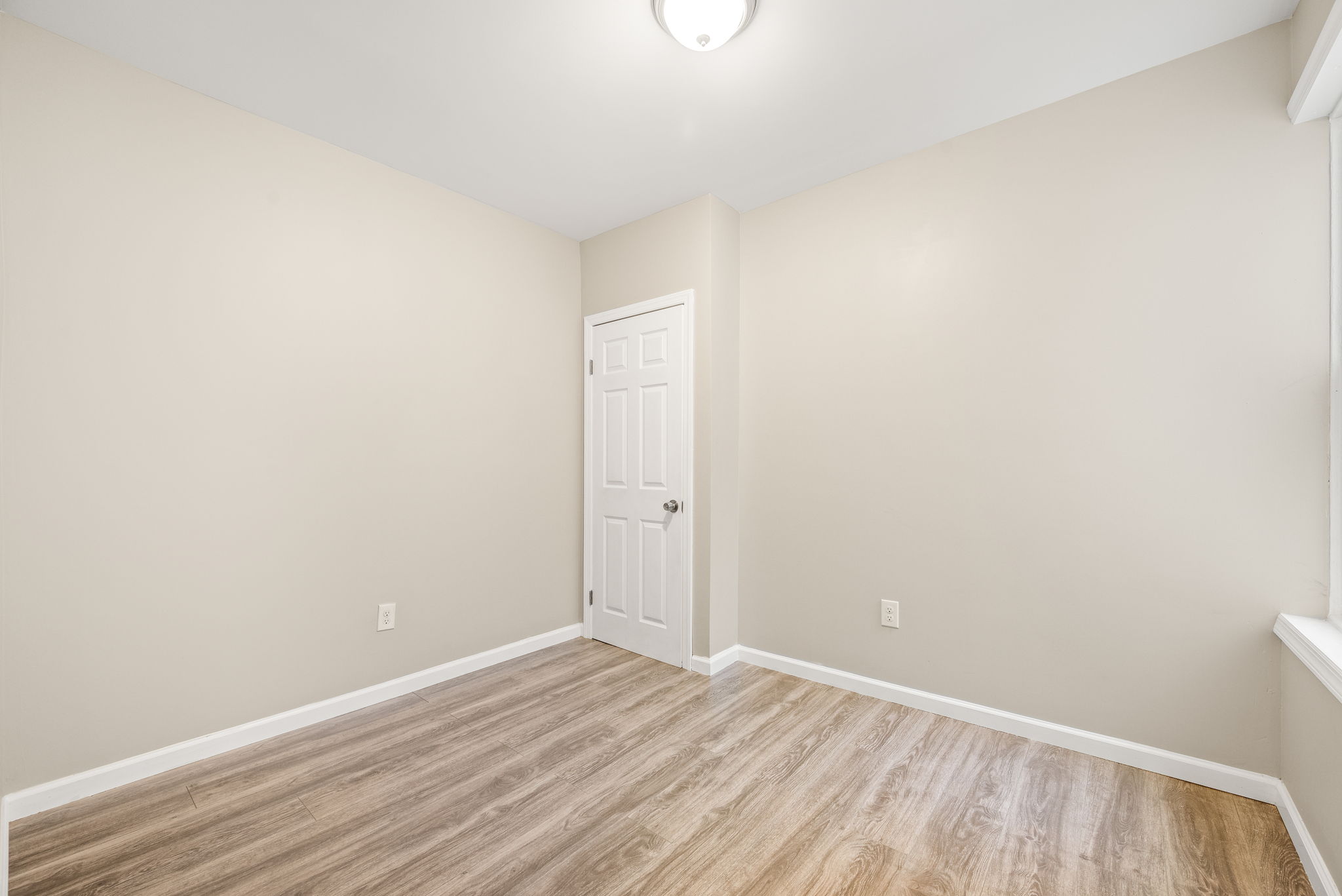24 N MacDade Blvd-23