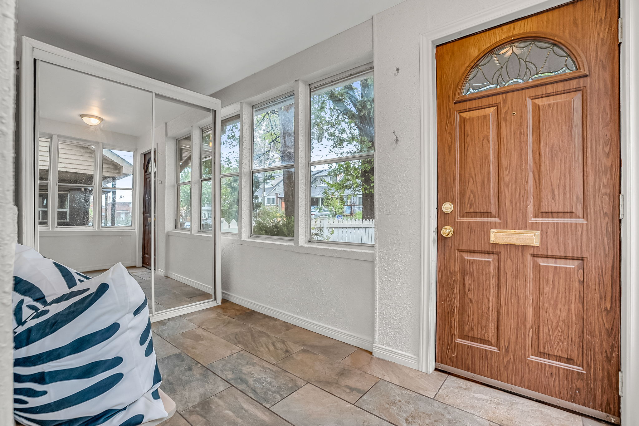 5-mud room1