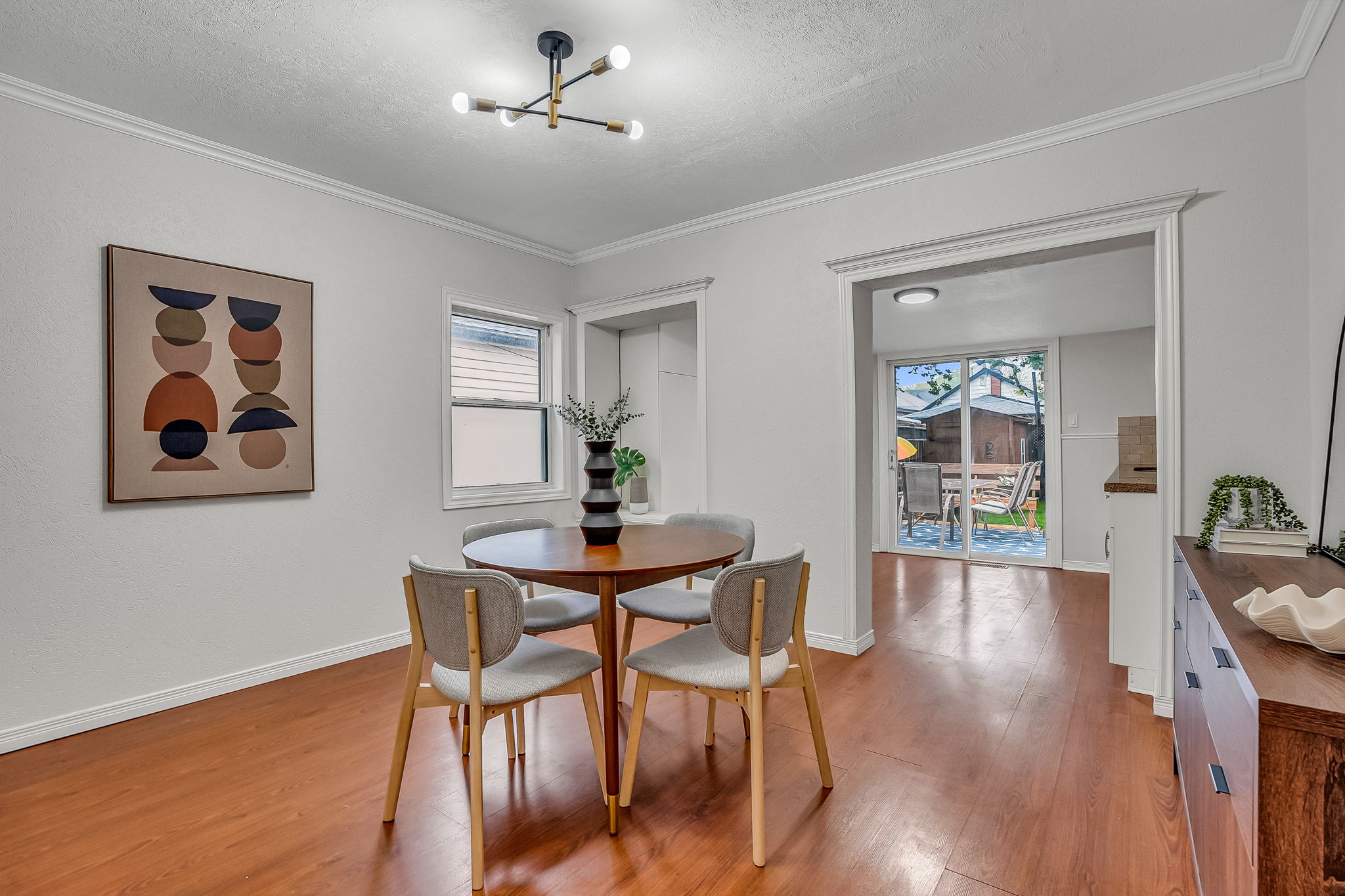 14-dining room4