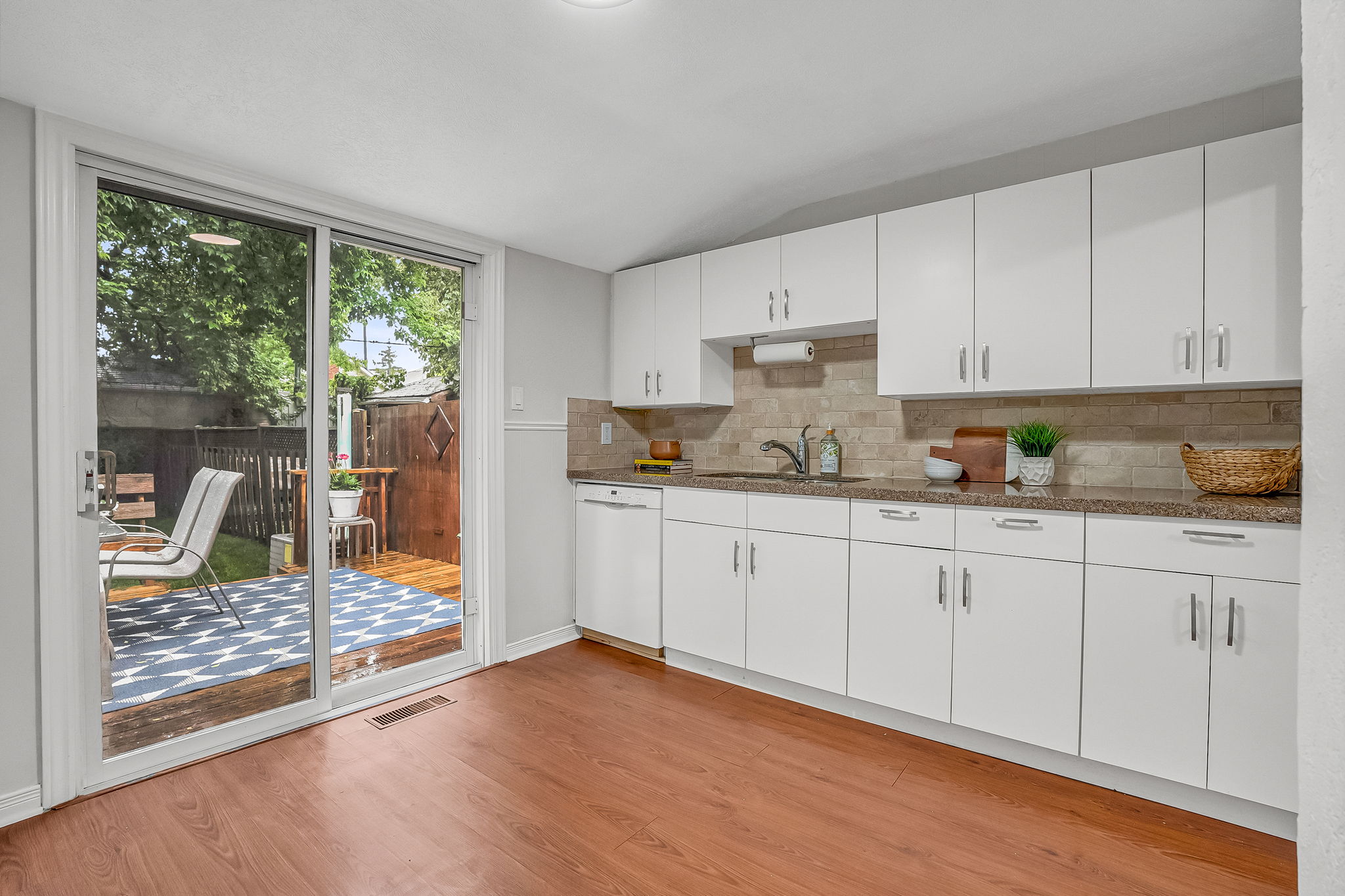16-kitchen2