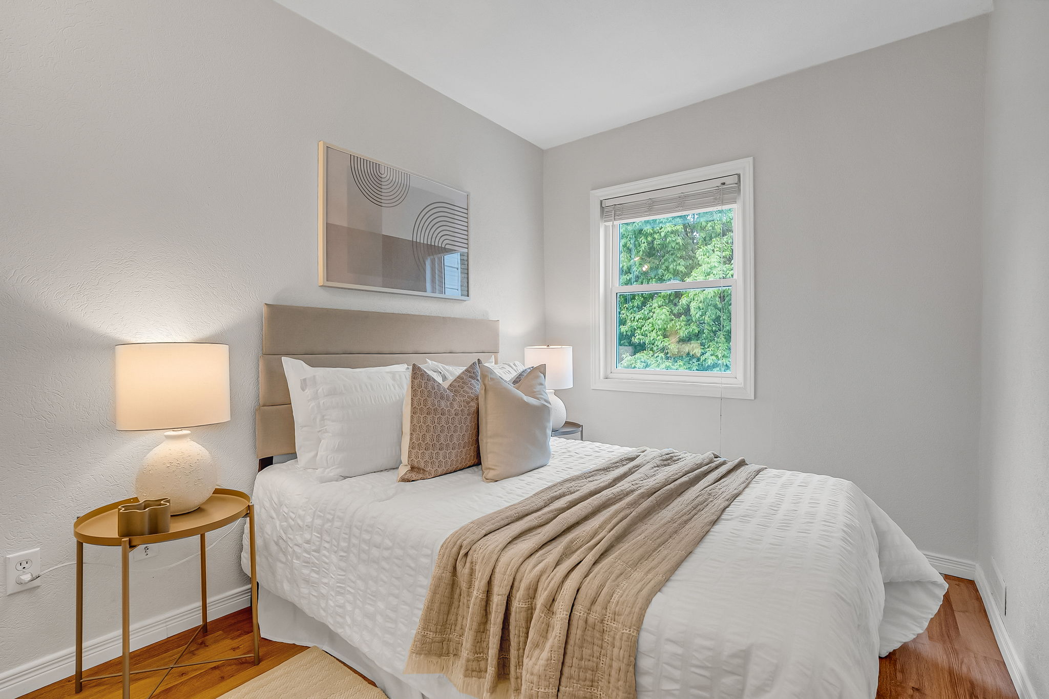 25-second bedroom1