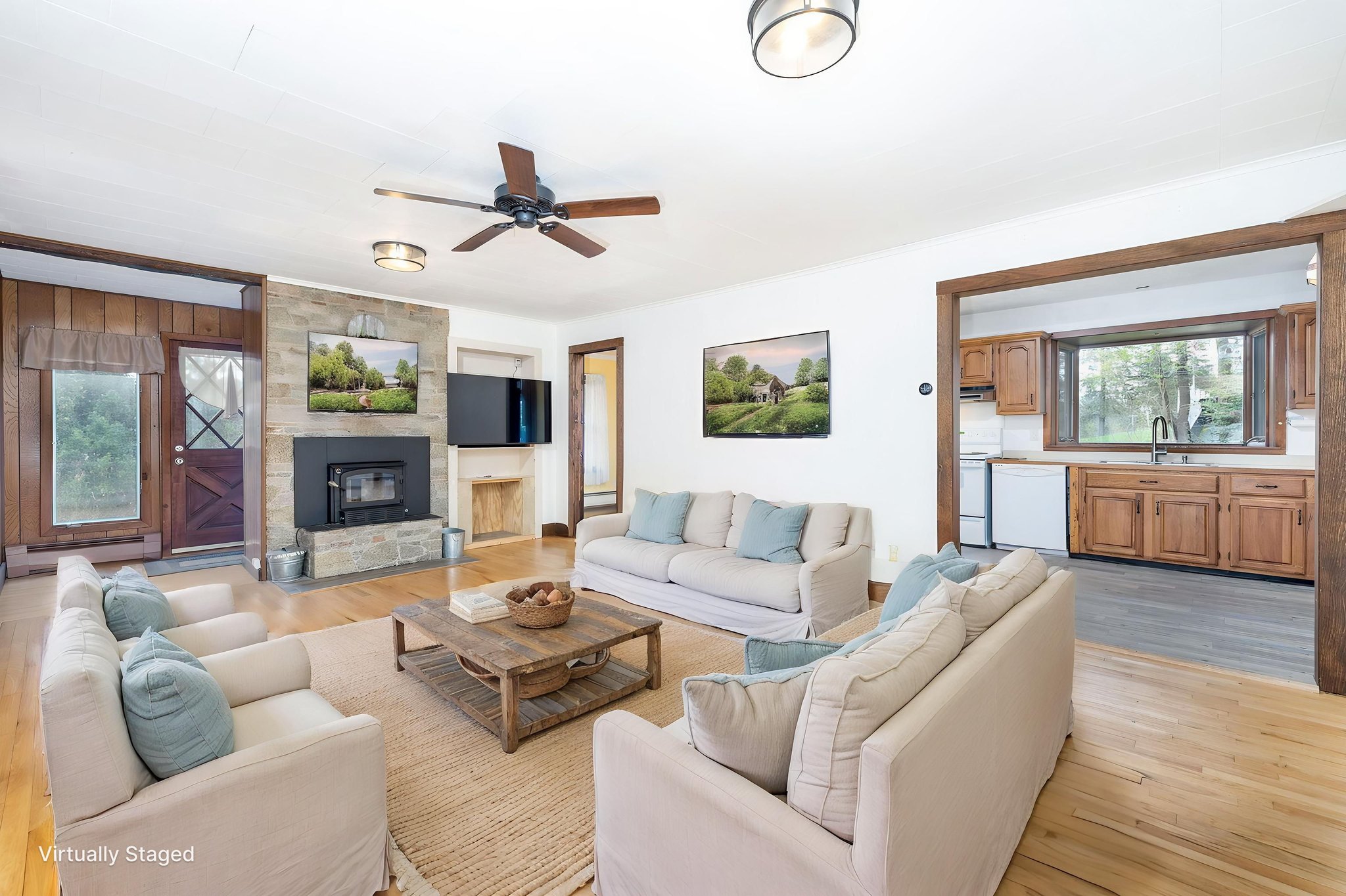 1T5A1577-Edit virtually staged.jpeg