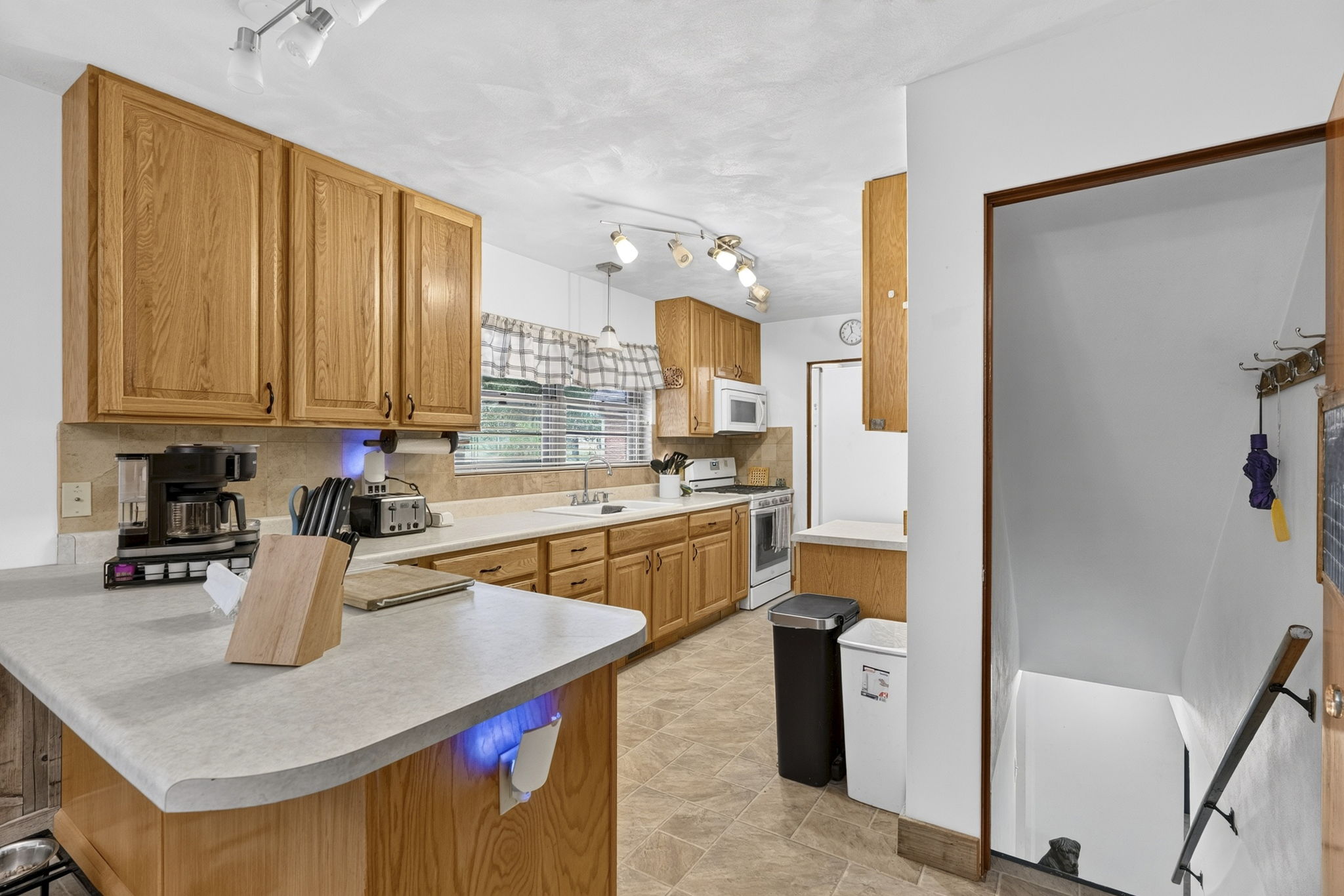 Photo 23