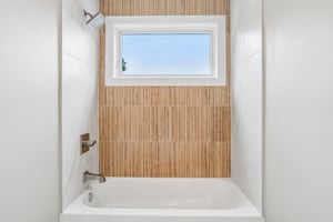 Wildwood Dr-S0109-035.jpg