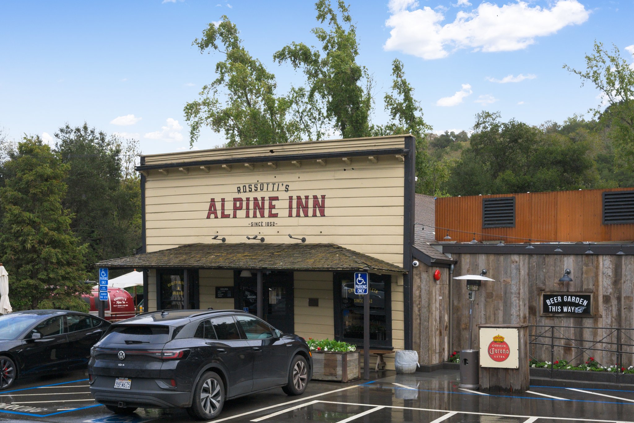 Rossotti's Alpine Inn