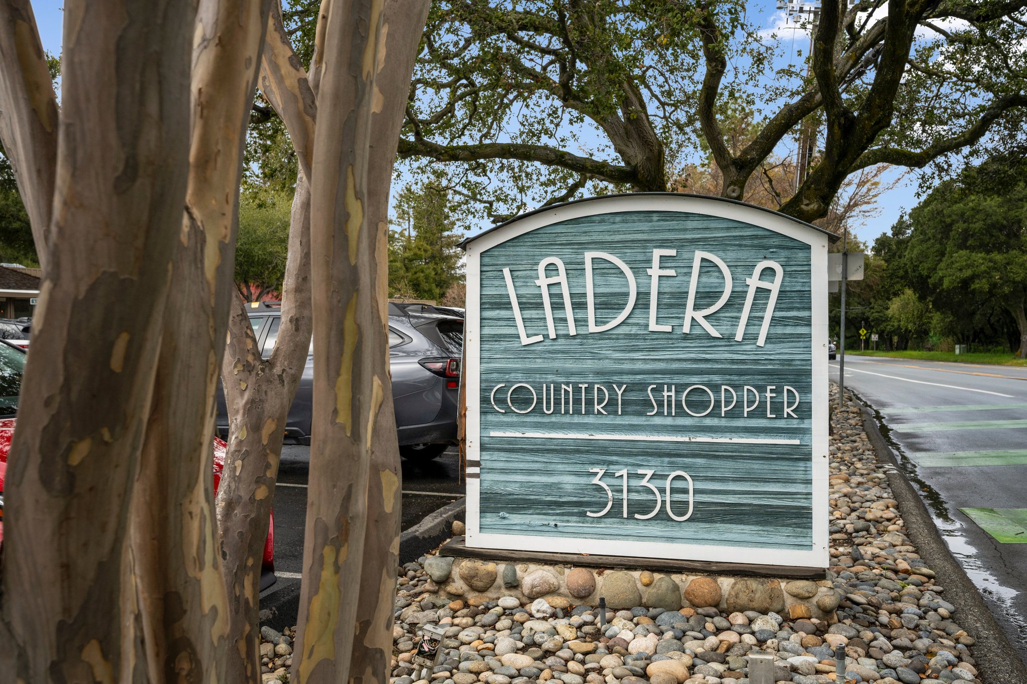 Ladera Country Shopper