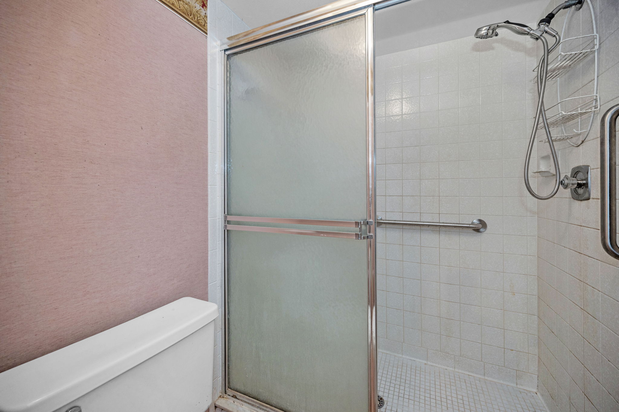 Primary Bathroom1b