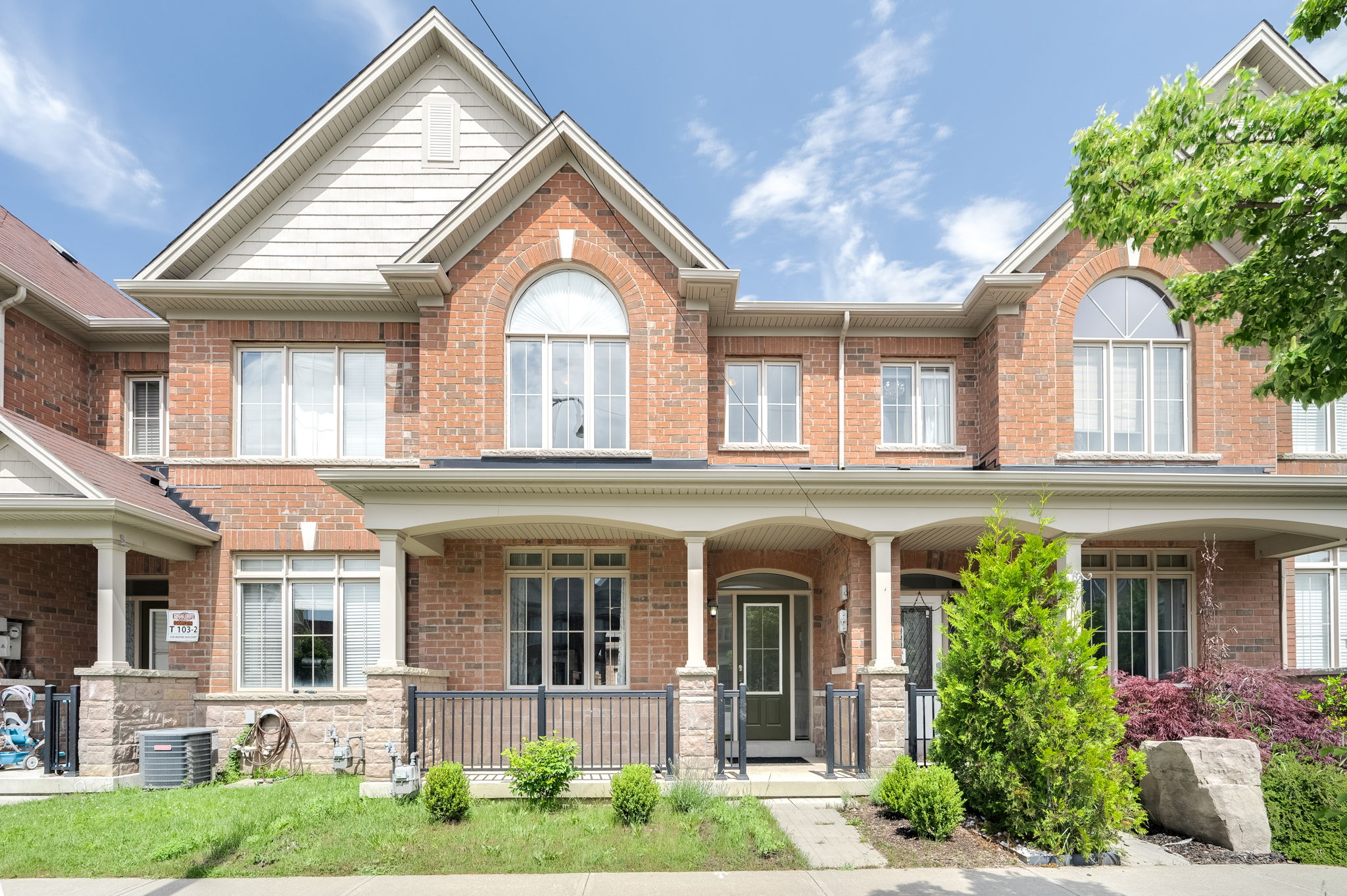 240 Inspire Blvd Brampton, ON L6R 0B6