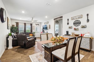 Middle Grn Lp-S1707-015.jpg
