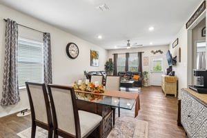 Middle Grn Lp-S1707-016.jpg