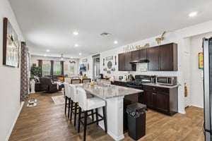 Middle Grn Lp-S1707-018.jpg