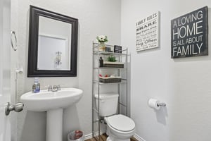 Middle Grn Lp-S1707-023.jpg