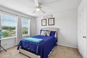 Middle Grn Lp-S1707-039.jpg