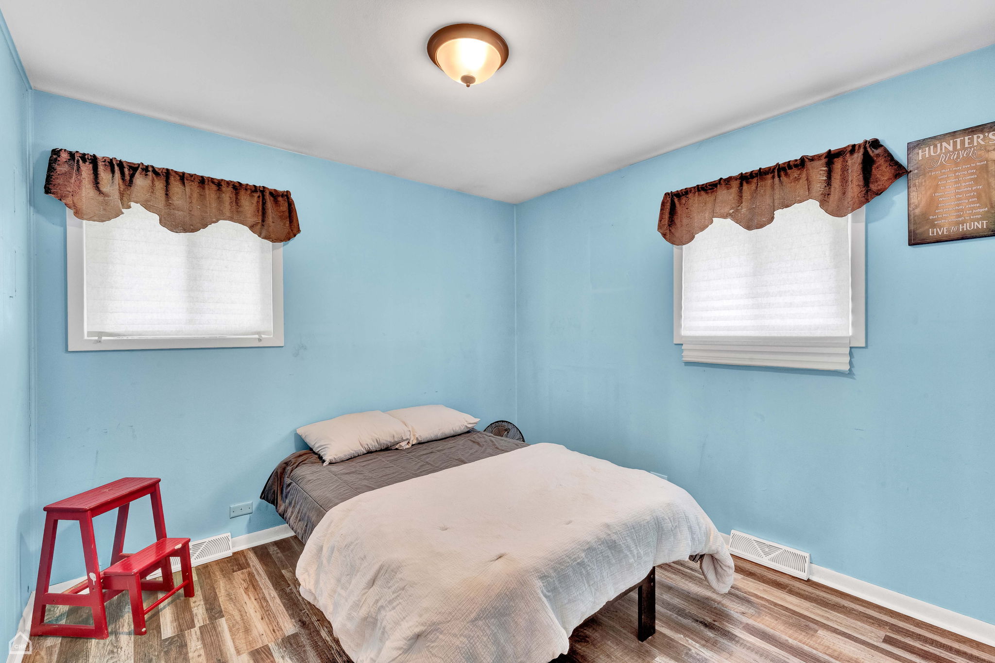 240 S Villa Ave_010