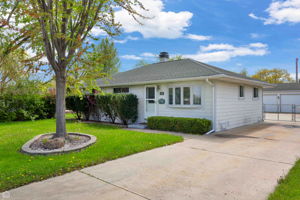 240 S Villa Ave_002