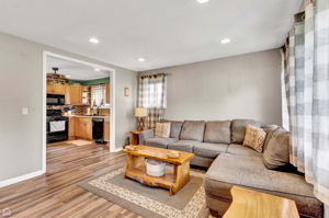 240 S Villa Ave_006