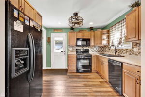 240 S Villa Ave_007