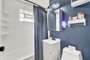 240 S Villa Ave_011