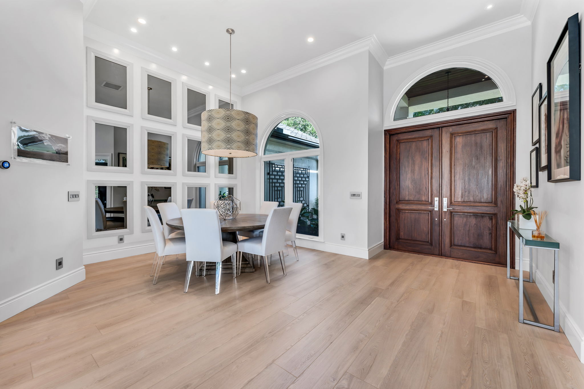 Dining - Foyer