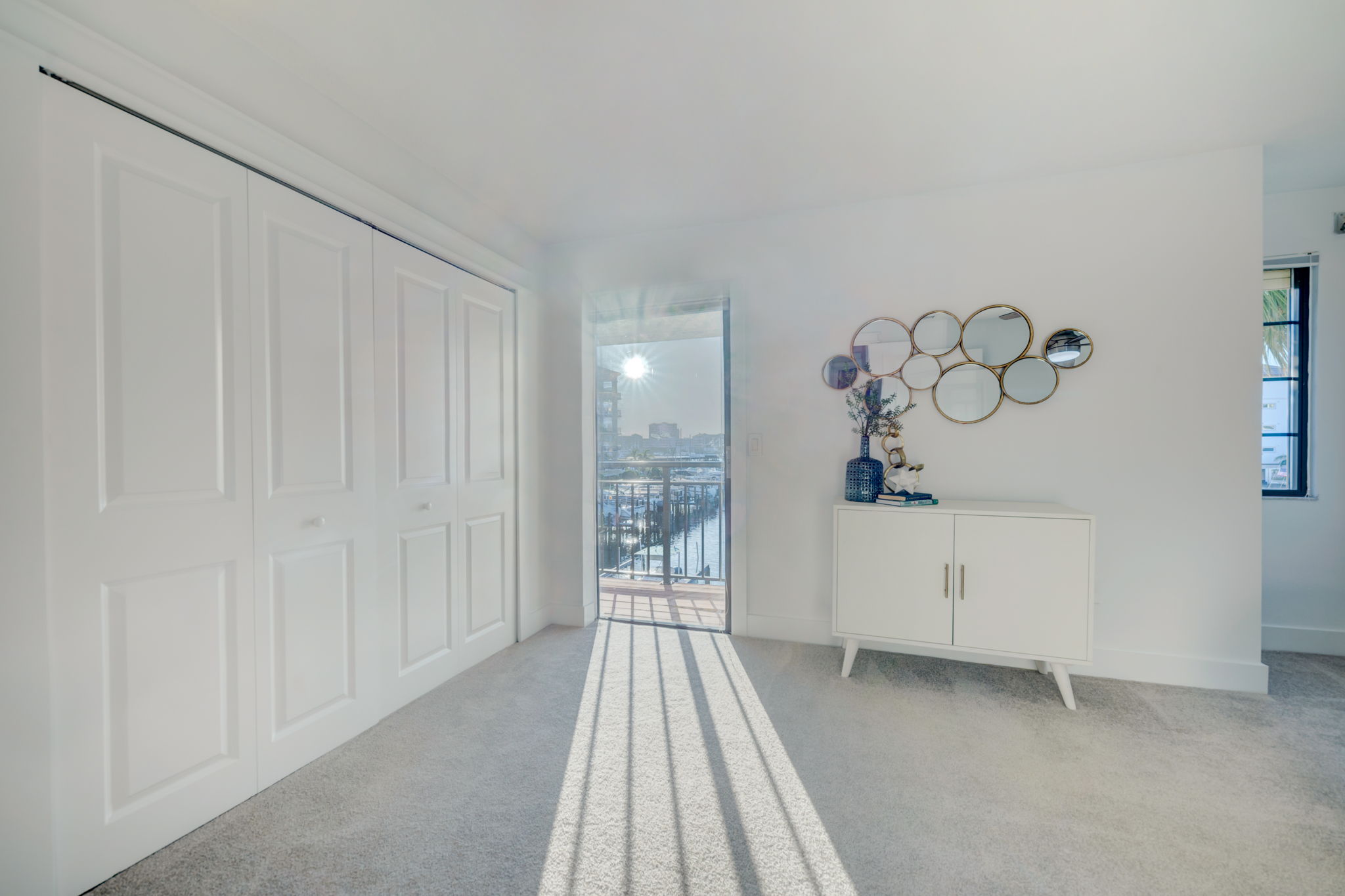 Upper Level Master Bedroom1e
