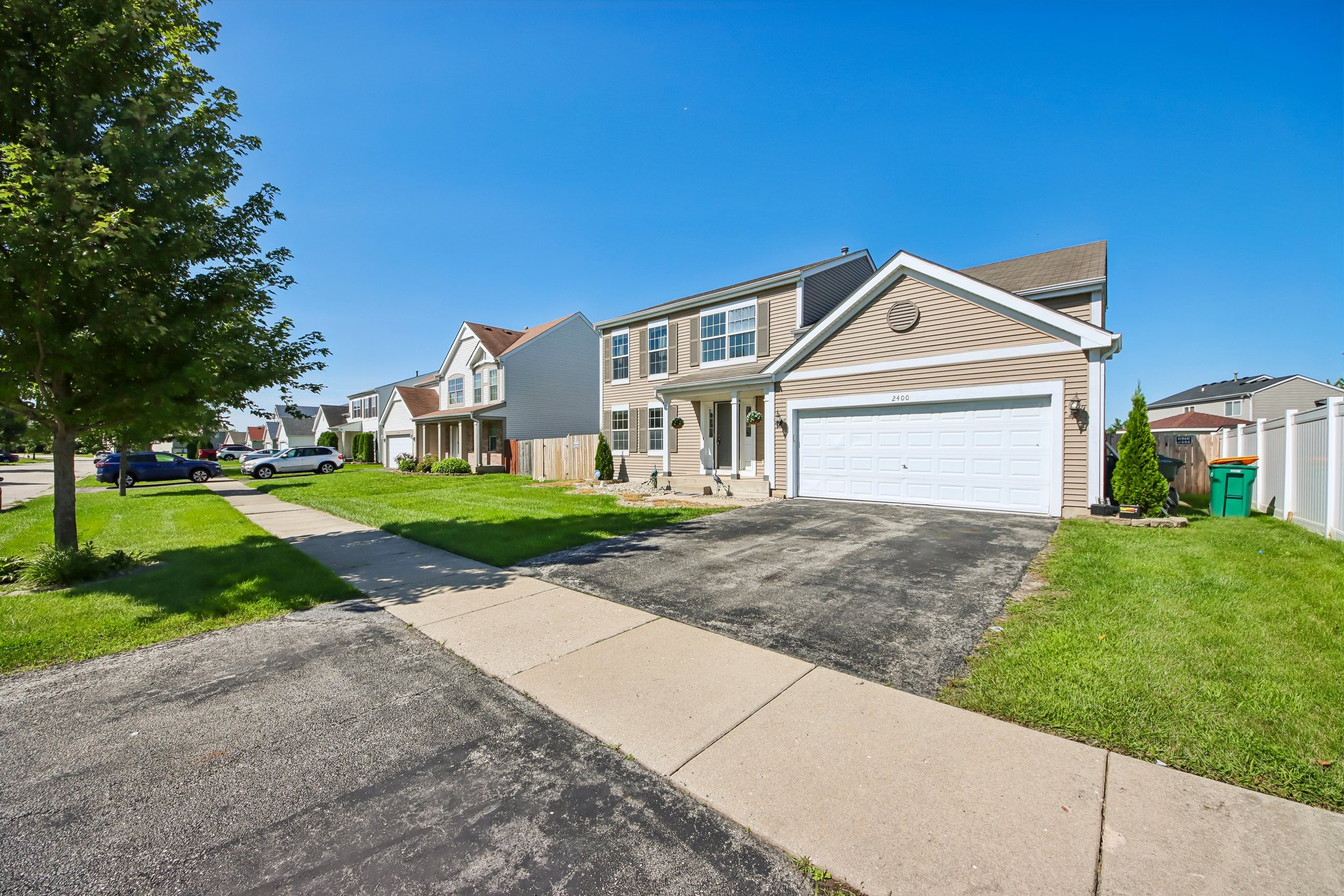 Mark Ave-S2508-004.jpg