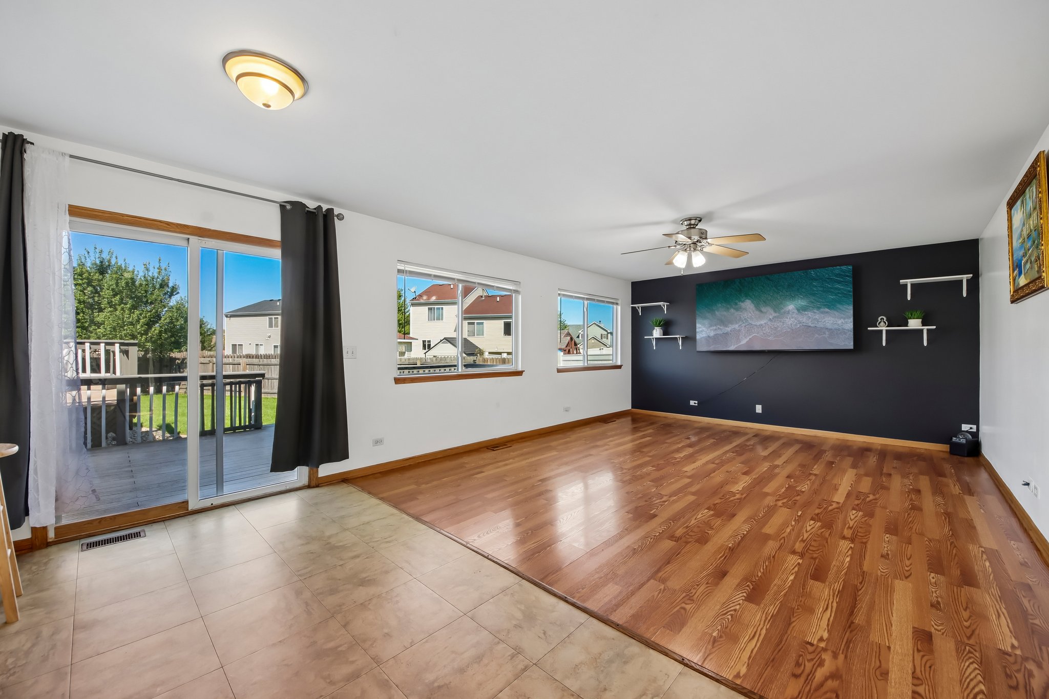Mark Ave-S2508-005.jpg