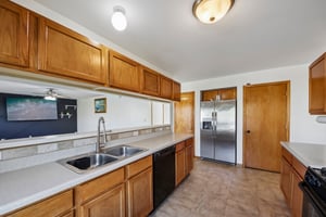 Mark Ave-S2508-013.jpg