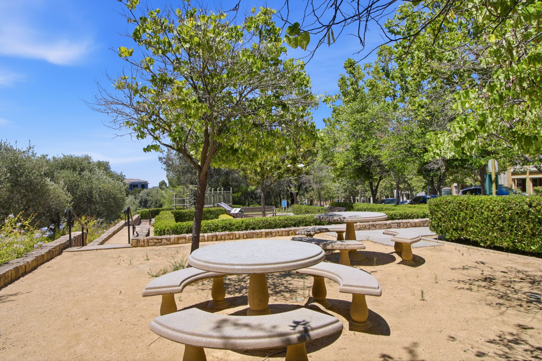 053_F8_2400 Plateau Dr