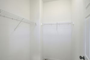 033_F8_2400 Plateau Dr