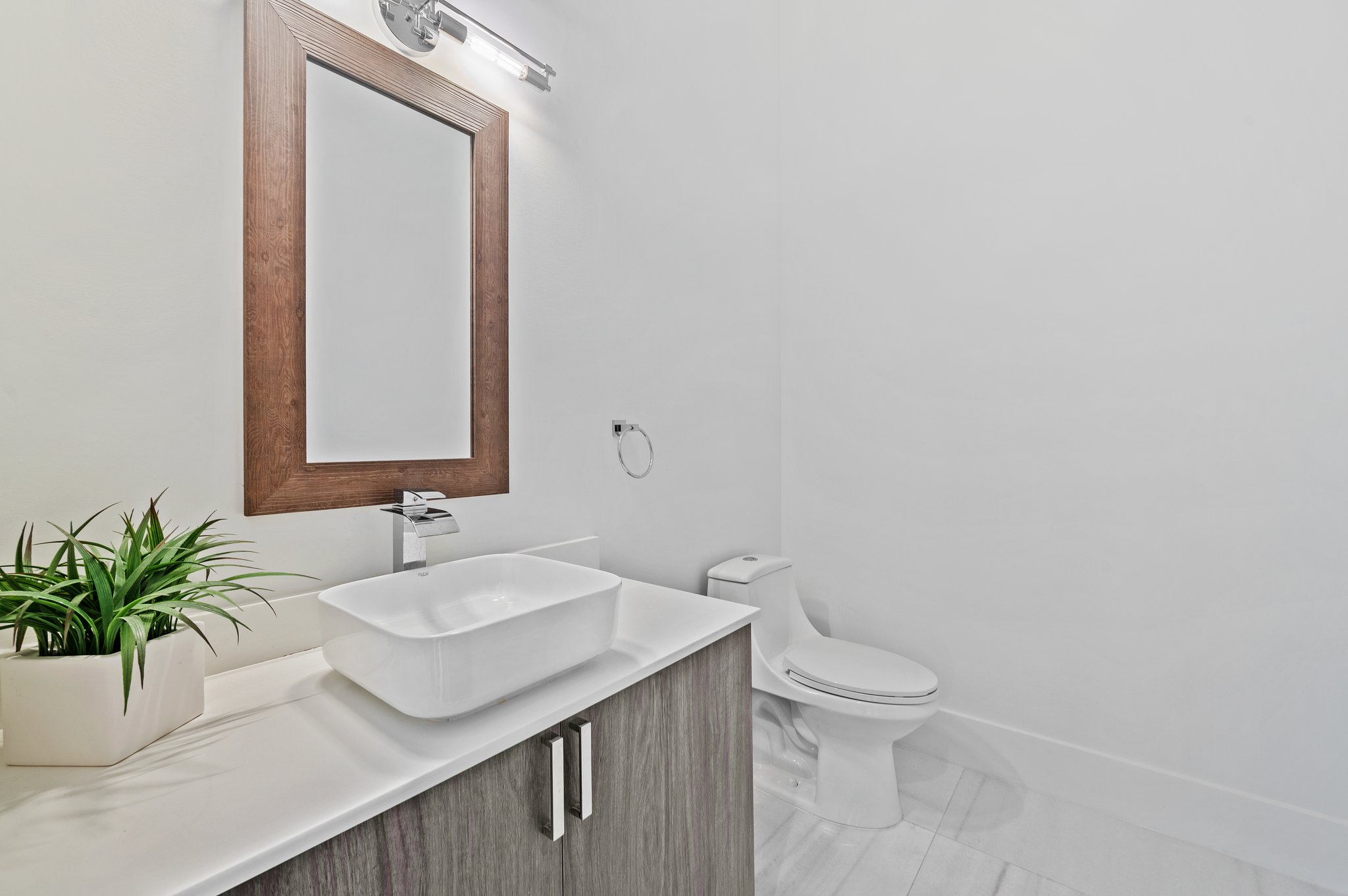 Powder Room/Half Bathroom