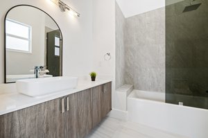 Ensuite Bathroom 3