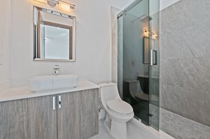 Ensuite Bathroom 2