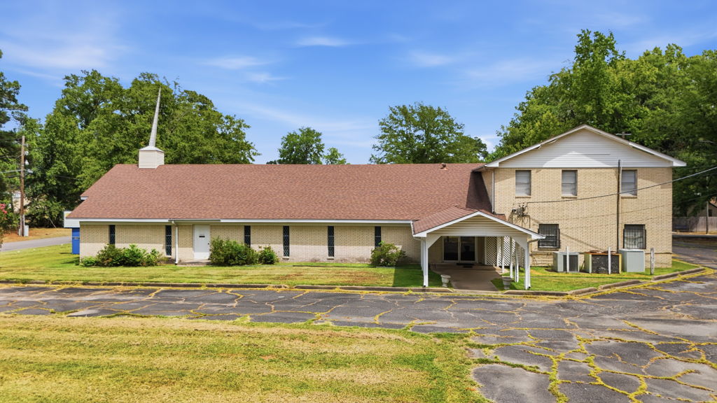 Commercial in Pine Bluff, Arkansas, real estate media by Avery & Bryant