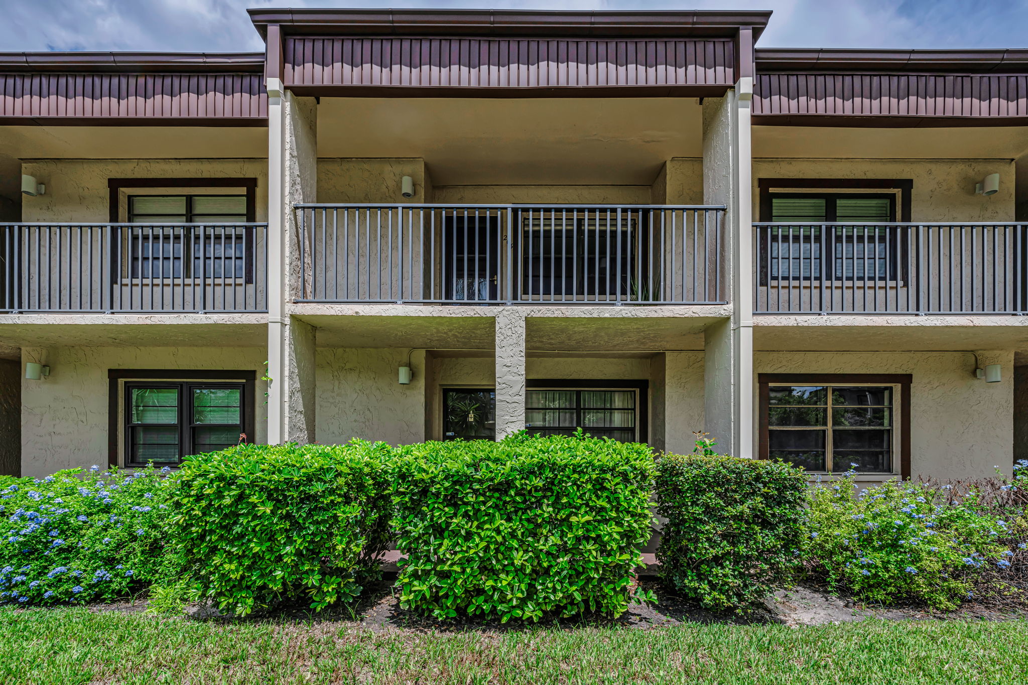 Front Exterior 4