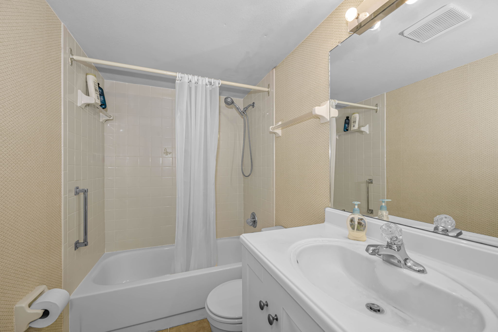 Primary Bathroom 1a