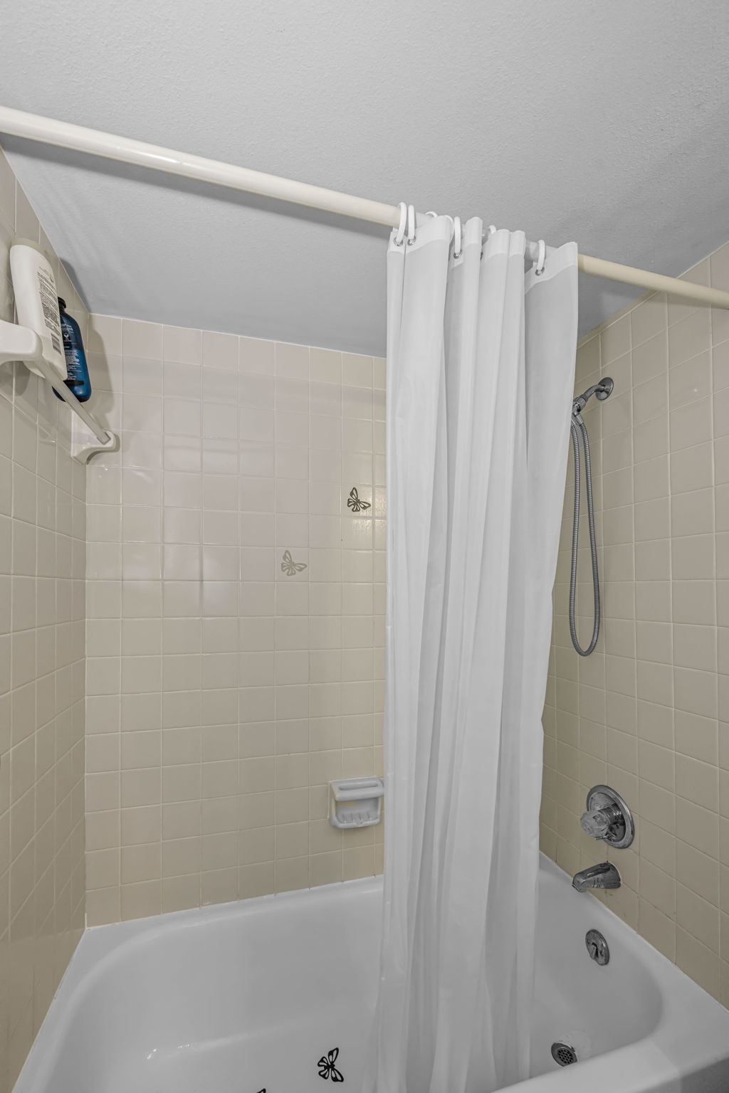 Primary Bathroom 1b