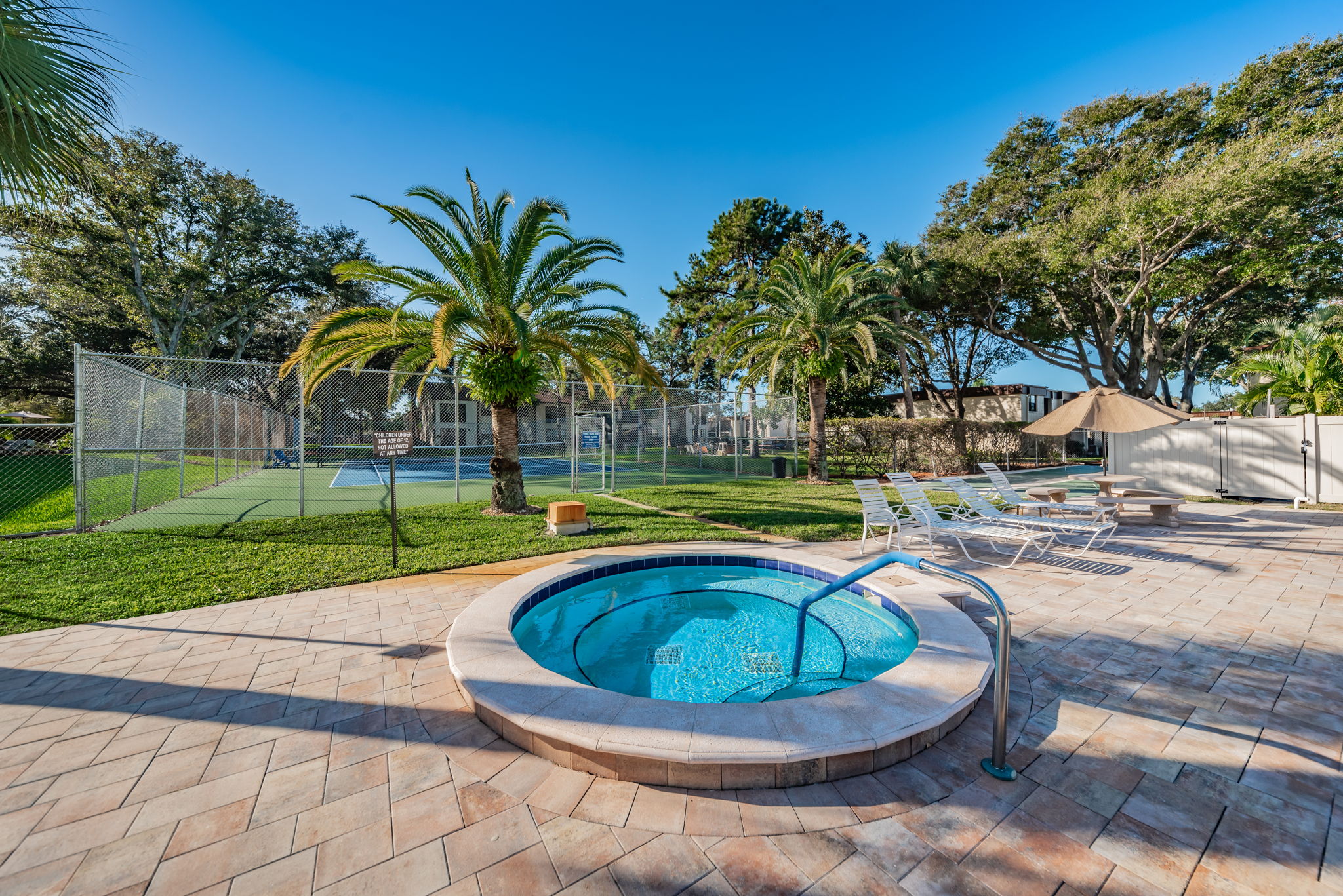 4-Hot Tub