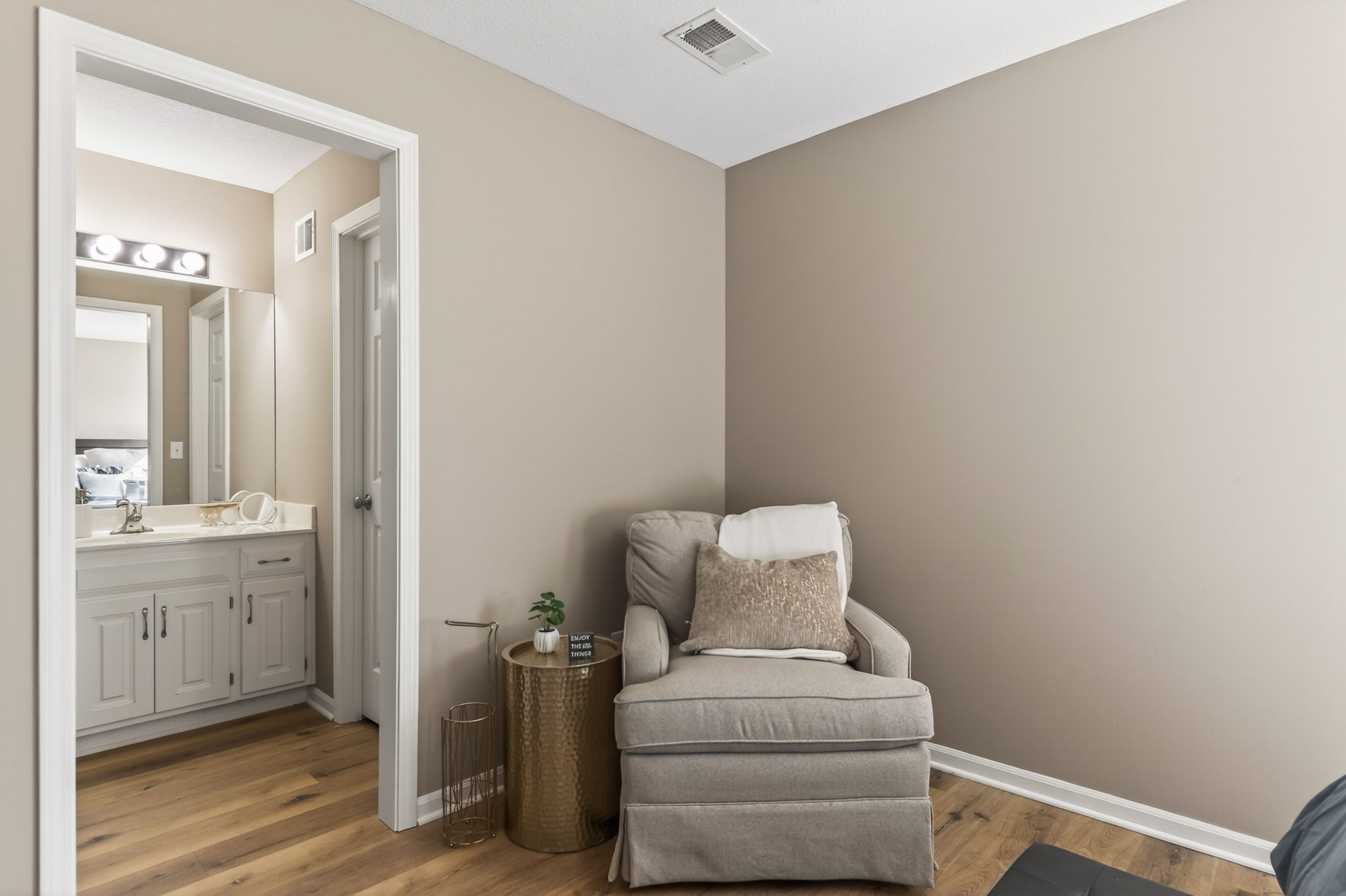 24004 W 68th St-050