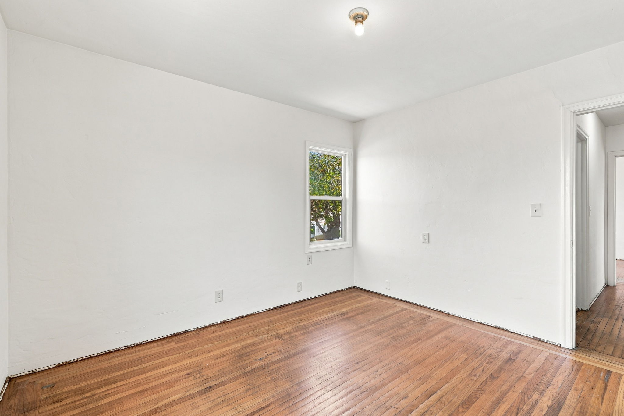 017_F8_2401 80th Ave