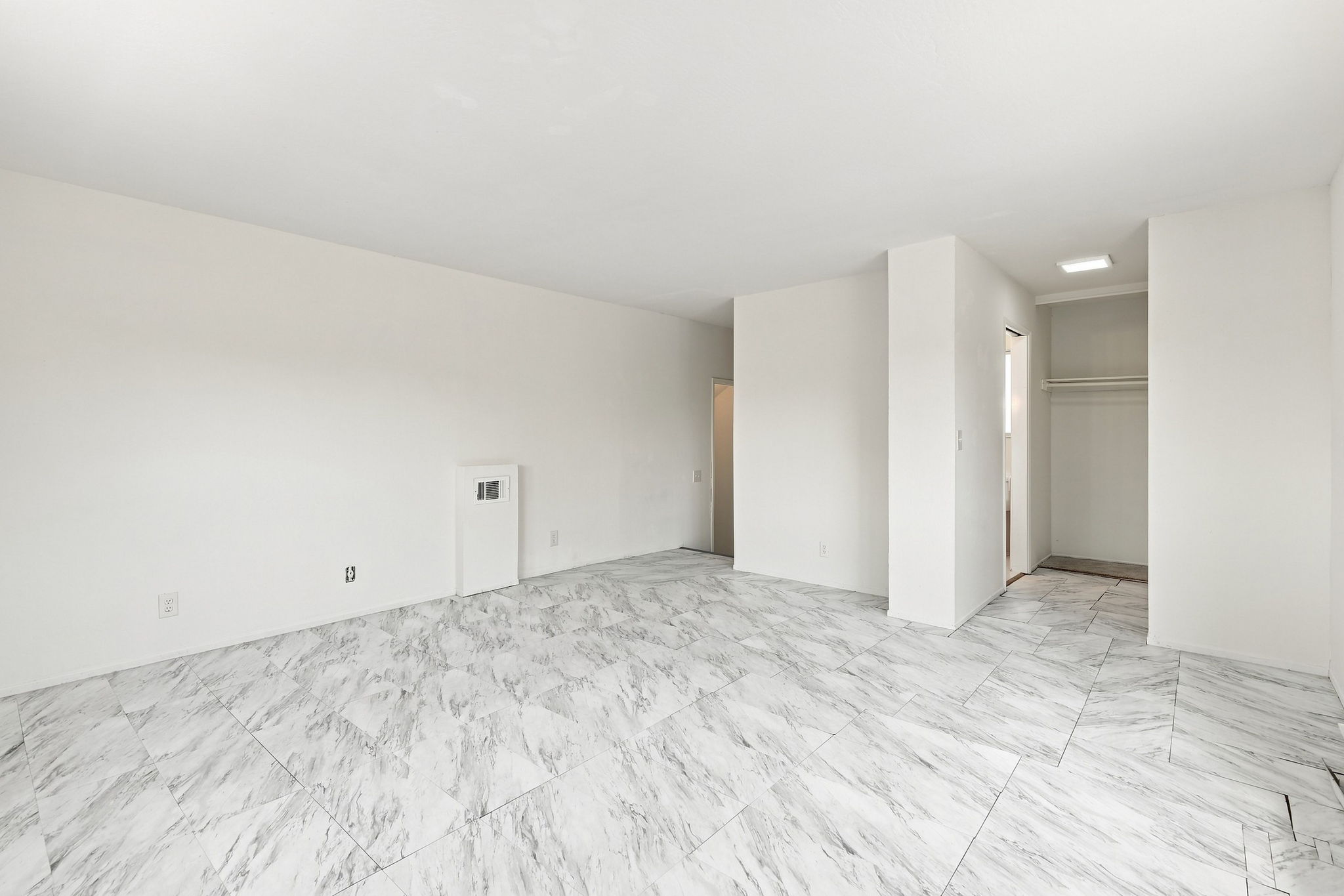 019_F8_2401 80th Ave
