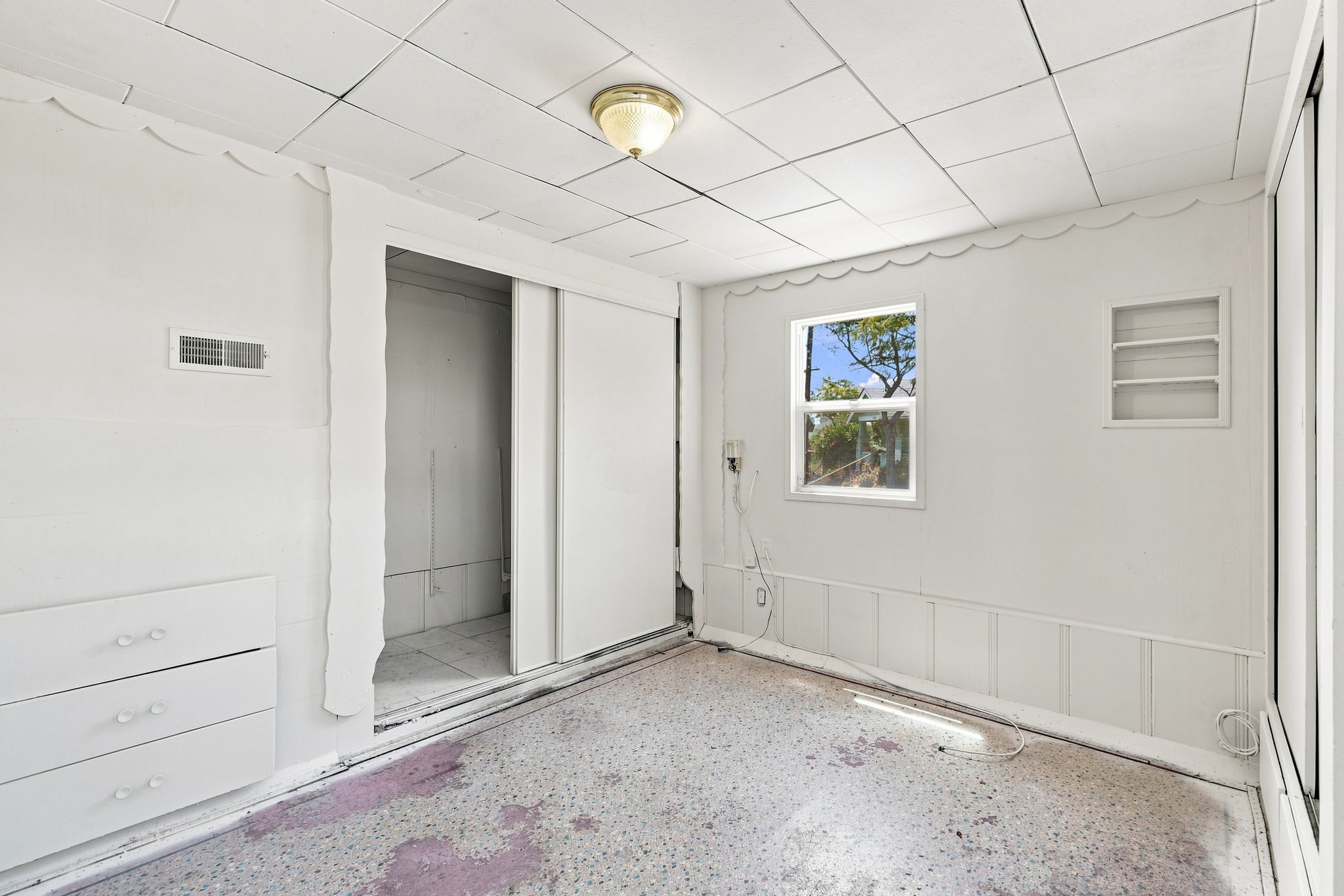 028_F8_2401 80th Ave