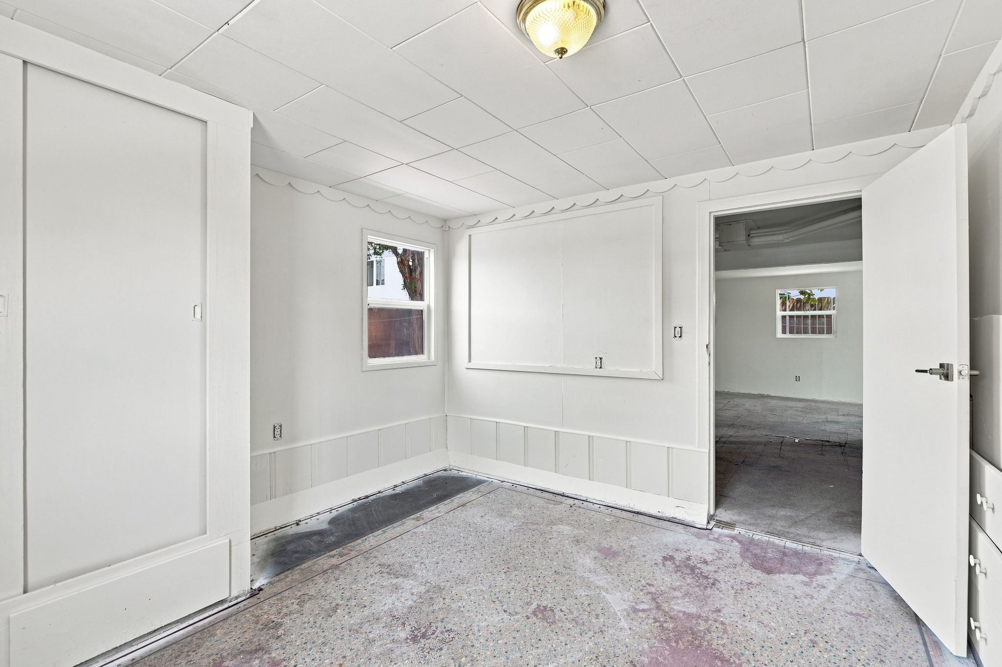 030_F8_2401 80th Ave
