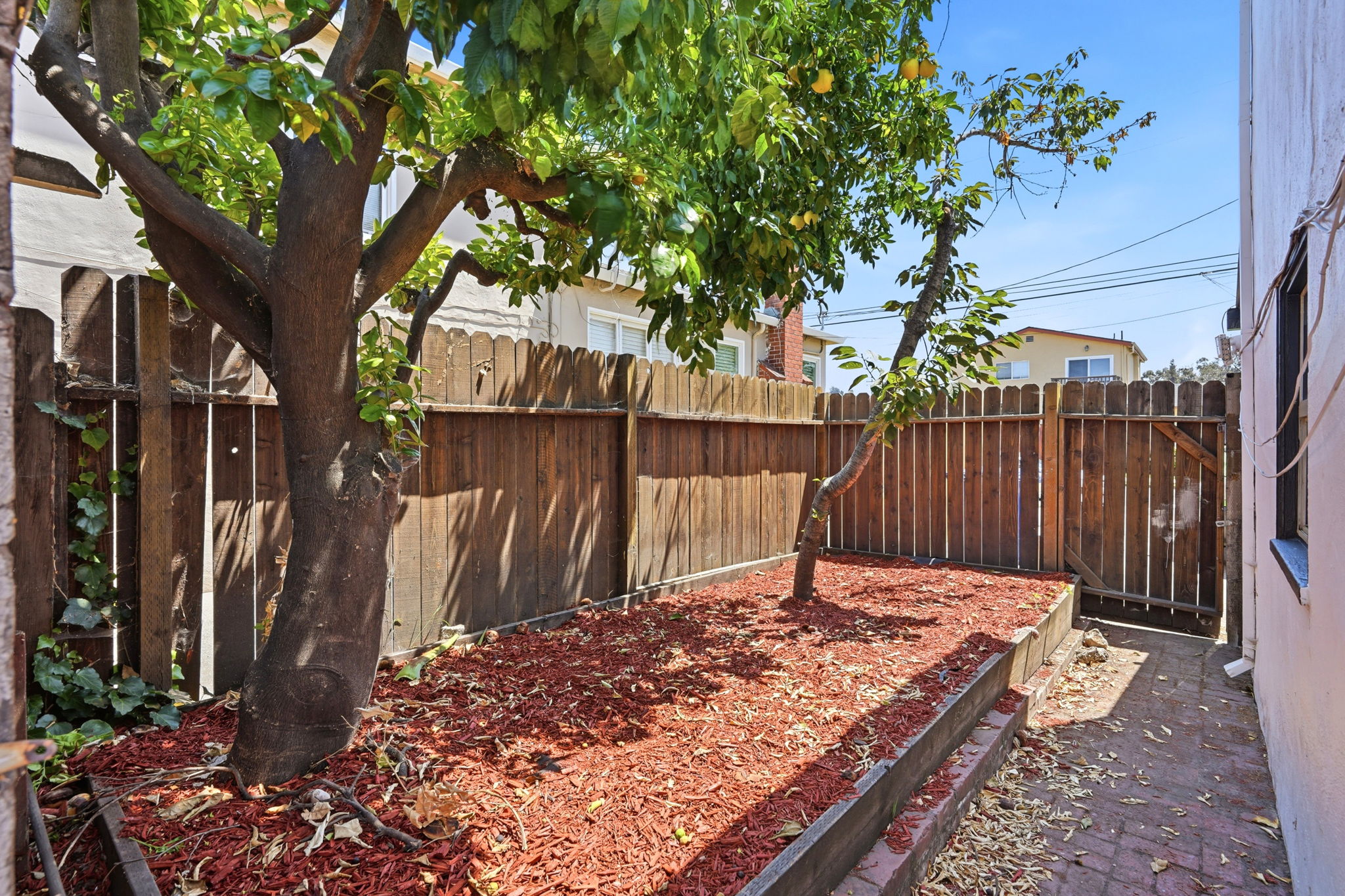 034_F8_2401 80th Ave