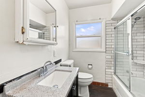 024_F8_2401 80th Ave