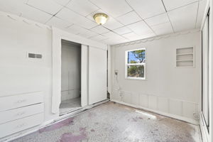 028_F8_2401 80th Ave