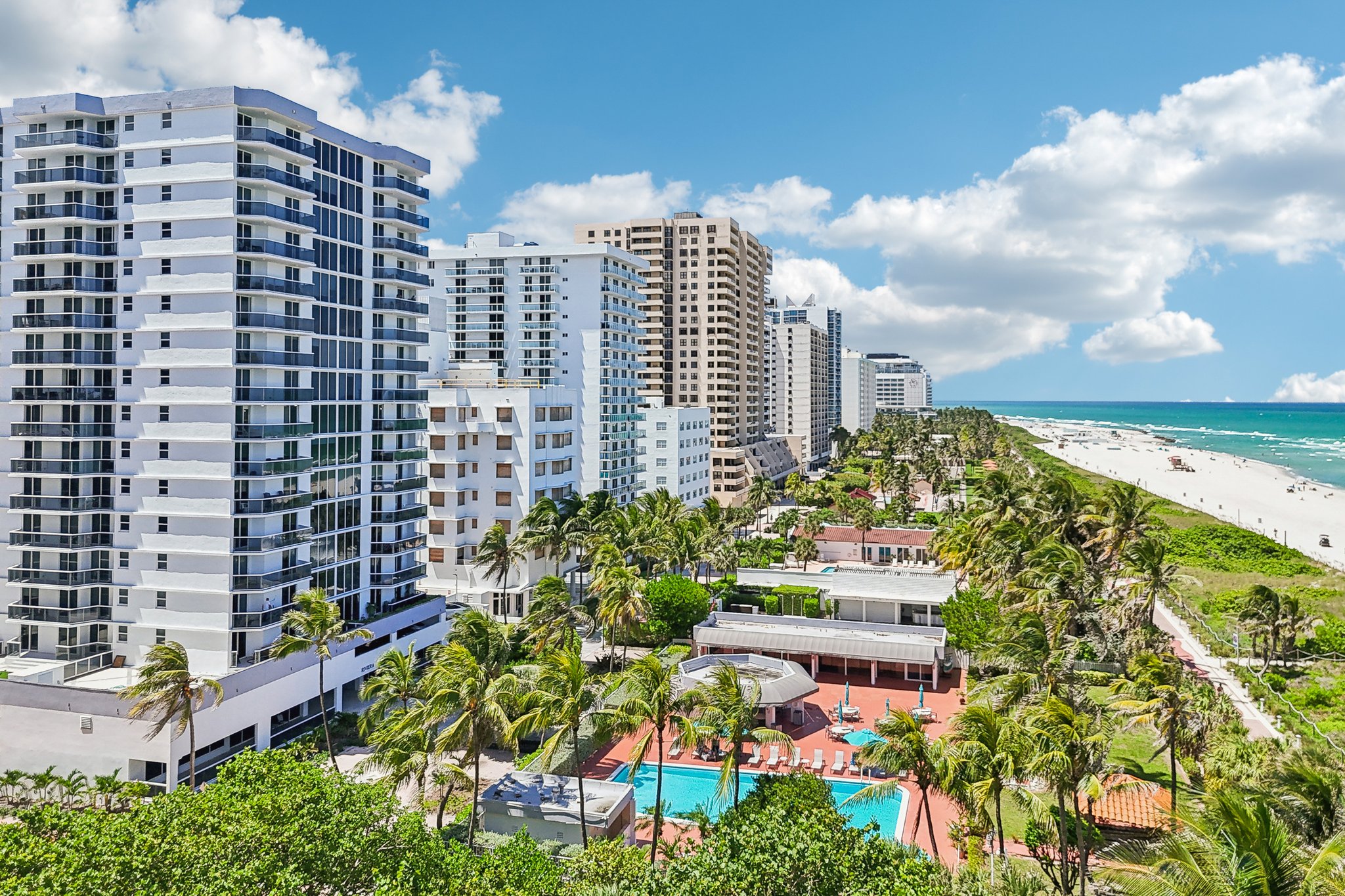 Collins Ave 1011-019.jpg
