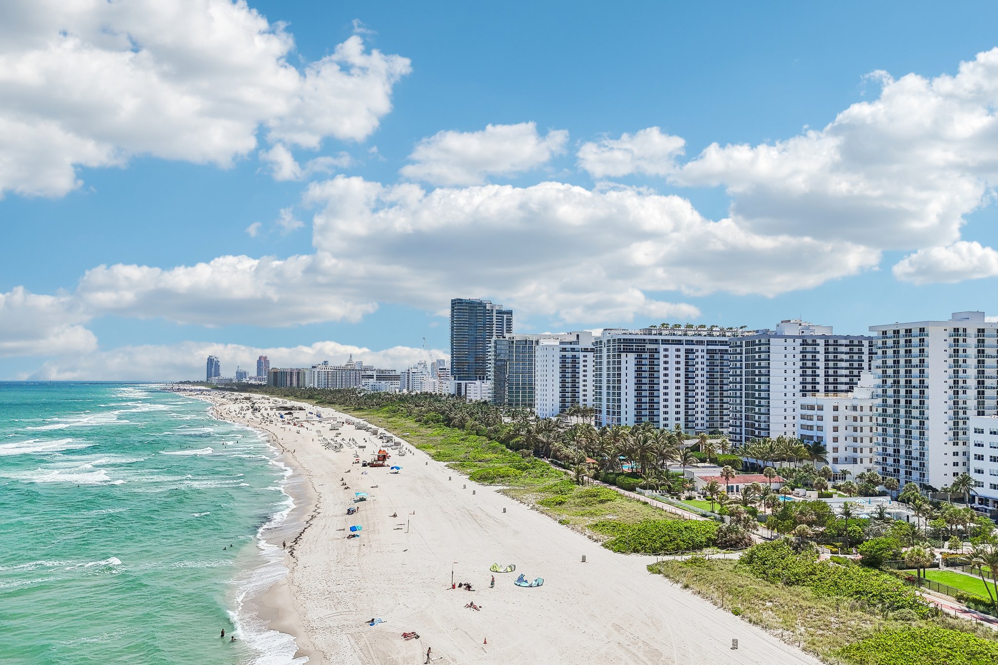 Collins Ave 1011-021.jpg