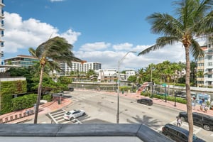 Collins Ave 1011-029.jpg