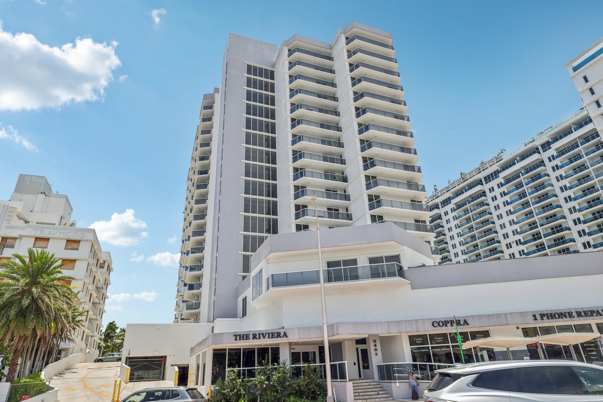 Collins Ave 1612-003.jpg