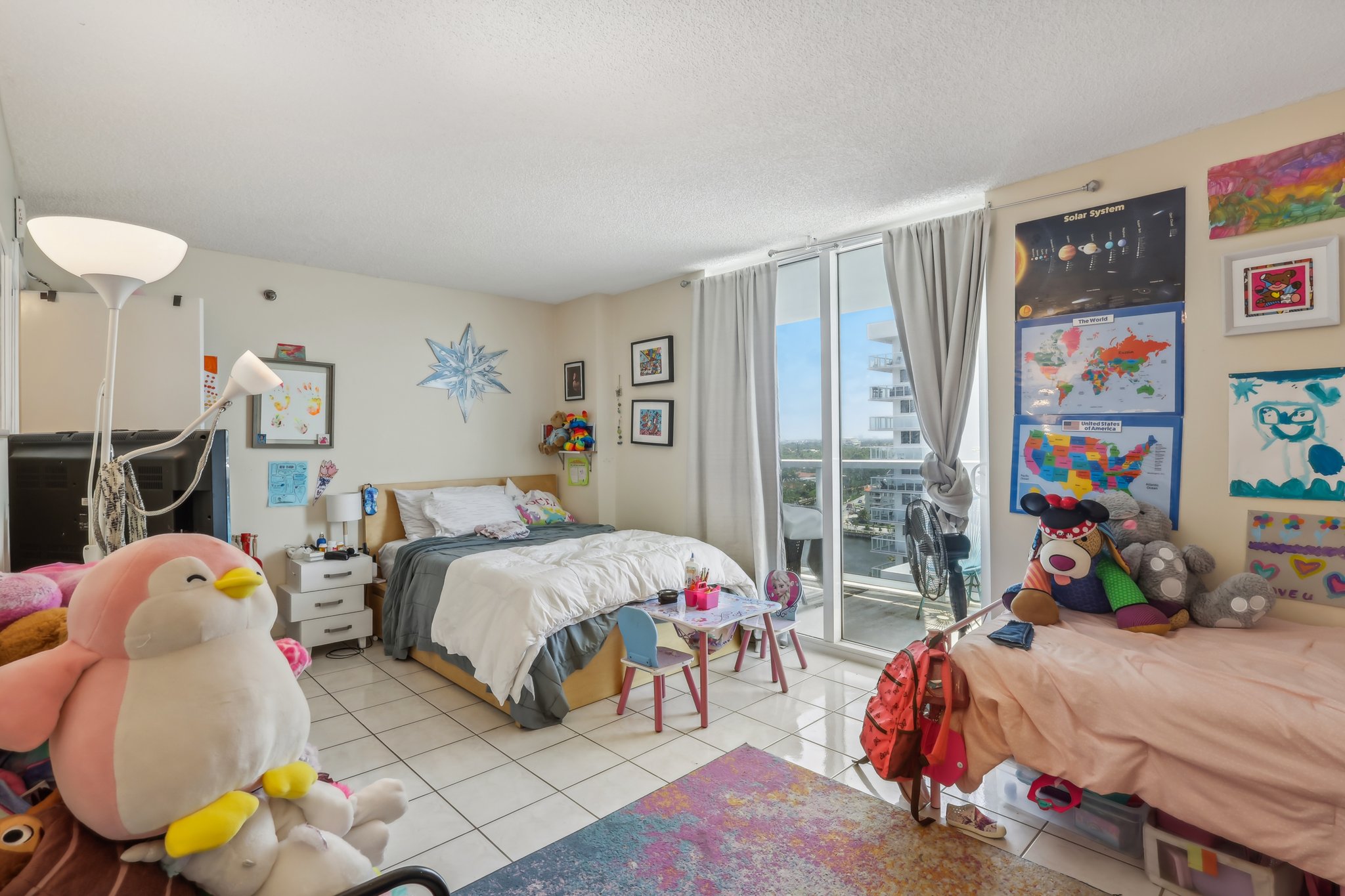 Collins Ave 1612-016.jpg